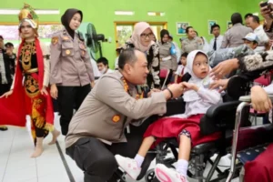 Polwan Banyuwangi Peringati HUT ke-76 dengan Goes To School dan Tasyakuran