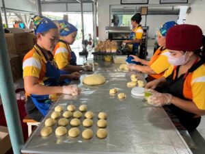 Roti Buatan Warga Binaan LPP Semarang, Inovasi Kuliner yang Menarik Perhatian