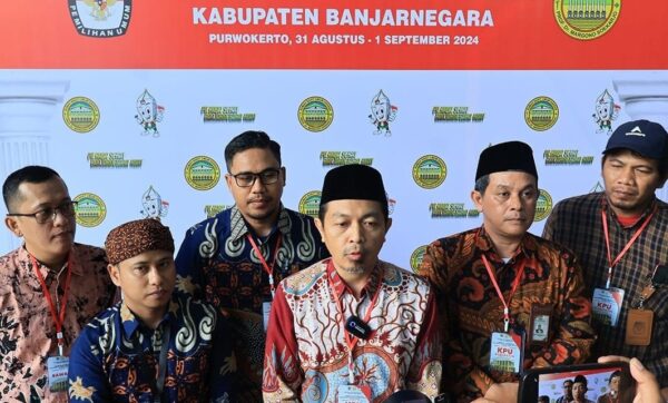 Proses Verifikasi Berkas Dua Pasangan Bakal Calon Pilkada Banjarnegara Dimulai