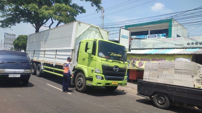 Razia Dishub Satlantas Semarang: Bus Dan Truk Tak Laik Jalan Ditilang