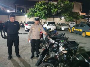 Operasi Gabungan Polsek Kartasura dan Tim Pandawa Sukoharjo Amankan 17 Motor Knalpot Brong