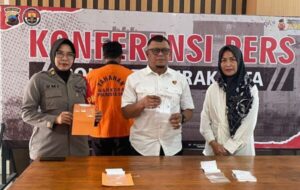 Sat Resnarkoba Polresta Surakarta Ringkus Kurir Sabu dengan 8 Paket Bukti