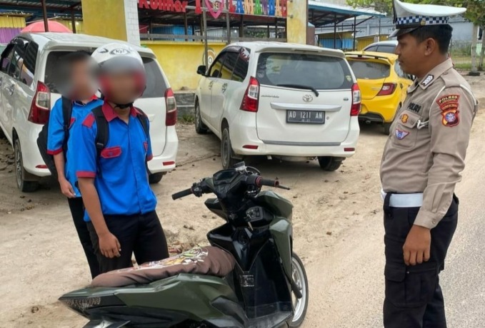 Pengendara di Lamandau Diedukasi Satlantas Polres, Fokus pada Keselamatan dan Kedisiplinan