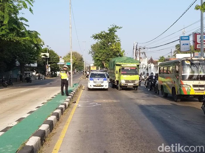 Siswi SMKN 2 Kendal Tewas dalam Kecelakaan di Jalan Saat Berangkat Sekolah