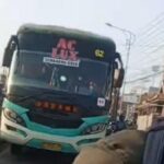 Tabrak Lari Di Karangjati: Bus Serempet Pemotor, Sopir Dikejar Warga