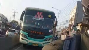 Sopir Bus di Karangjati Terus Ngegas Usai Serempet Pemotor, Warga Lakukan Pengejaran