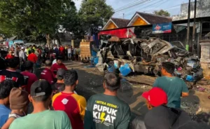 Kronologi Kecelakaan Travel Tewas 6 Penumpang setelah Tabrak Towing Alat Berat di Jalan Raya Situbondo-Banyuwangi