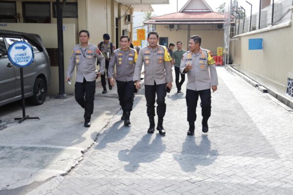 Tinjau Polres Semarang, Kapolda Jateng Cek Kesiapan Jelang Pemilukada Serentak