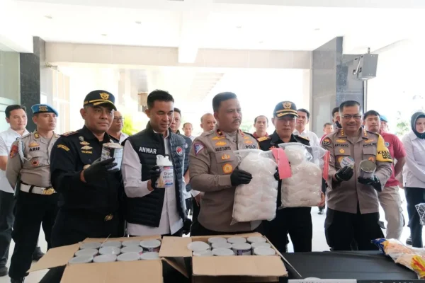 12 kilogram sabu diselundupkan di barang pekerja migran, bea cukai