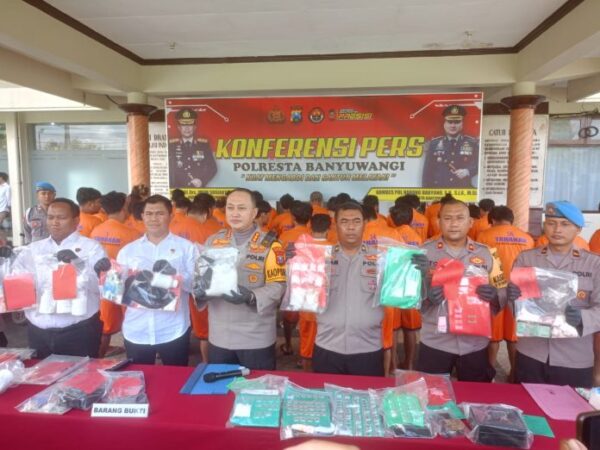 43 Tersangka Ditangkap! Polresta Banyuwangi Gagalkan Peredaran Narkotika Dan Okerbaya