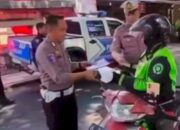 Peduli Masyarakat, Satlantas Polrestabes Semarang Beri Makan Siang Gratis