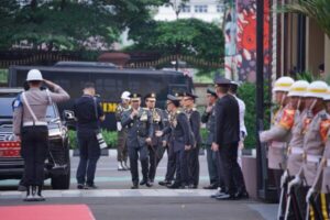 VIDEO: Kapolri Listyo Sigit Anugerahi Tanda Kehormatan kepada Pimpinan TNI