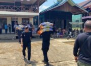 Brimob Kalteng Salurkan Ratusan Sembako Untuk Korban Banjir Di Mura