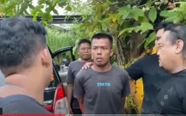 Cctv Ungkap Aksi Kawanan Maling Brebes: Motor Diboong Dan Uang