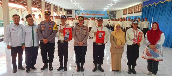 Dirbinmas Polda Jateng Beri Pesan Kunci Di Penutupan Diklat Satpam