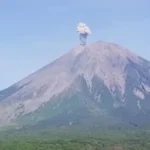 Gunung Semeru Erupsi Lagi Hari Ini, Letusan Capai 800 Meter!