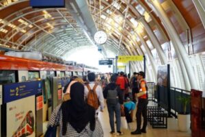 Indikator: Warga Puas Transportasi KRL, MRT, hingga LRT di Era Jokowi