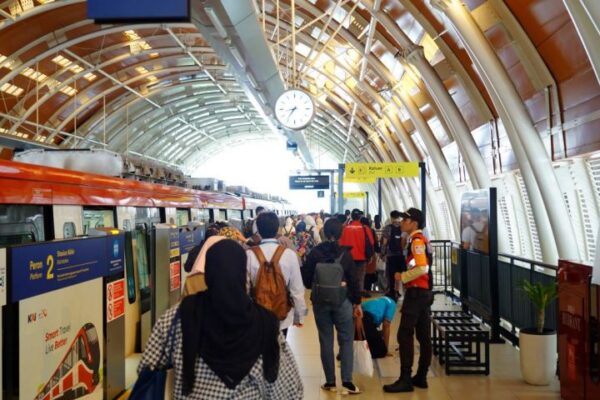 Indikator: Warga Puas Transportasi Krl, Mrt, Hingga Lrt Di Era