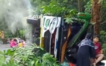 Insiden Mengguncang: Bus Pariwisata Kecelakaan Di Pekalongan, Tim Sar Beraksi