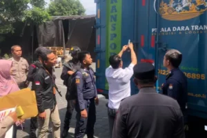 Polda Jateng Kawal Ketat Distribusi Logistik Pemilukada 2024 oleh KPU ke Seluruh Jawa Tengah