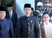 Kapolda Jateng Irjen Pol Ribut Kawal Jokowi Jalan Kaki saat Lempar Kaus di Solo