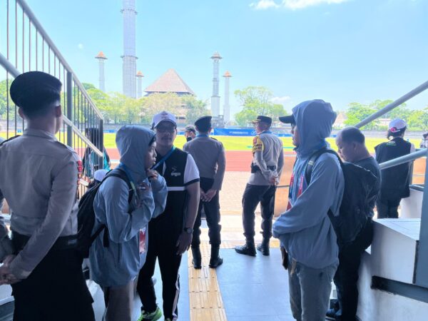 Kapolresta Surakarta Tinjau Pengamanan Perlombaan Atletik Peparnas Xvii Di Stadion