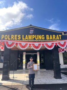 Kapolri Berikan Hadiah Sekolah Inspektur Polisi kepada Personel Polda Lampung yang Tangkap Curanmor