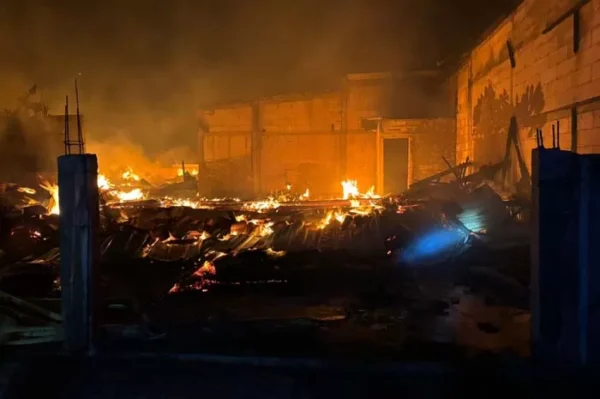 Api Melalap Empat Rumah dan Satu Gudang di Godong Grobogan, Pemadaman Memakan Waktu Berjam-jam