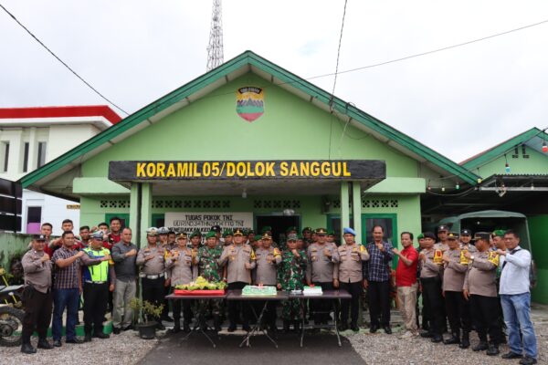 Kebersamaan Tni Polri Di Hut Ke 79 Tni, Kapolres Humbahas Hadir Di