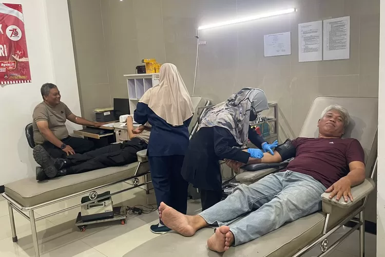 Kolaborasi Polres Banjarnegara Dan Wartawan: Donor Darah Meriahkan Hut Humas