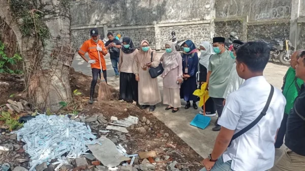 Limbah Medis Dibuang Liar, Polisi Sita Barang Bukti Berbahaya