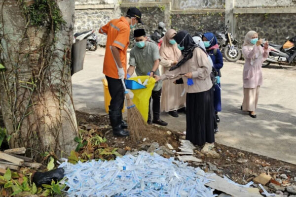 Penemuan Limbah Medis Di Sukun Malang, Polisi Kejar Pembuang Sampah