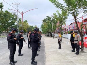 Jelang Debat Paslon Gubernur dan Wagub, Polda Kalteng Perketat Pengamanan Kantor KPU dan Bawaslu