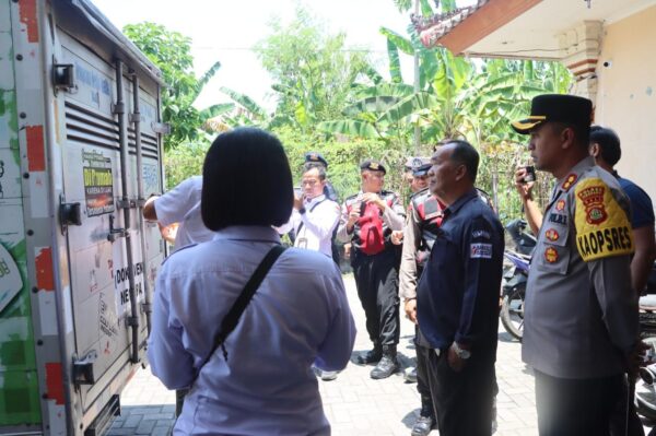 Pengawasan Ketat: Ops Mantap Praja Agung 2024 Pastikan Distribusi Logistik