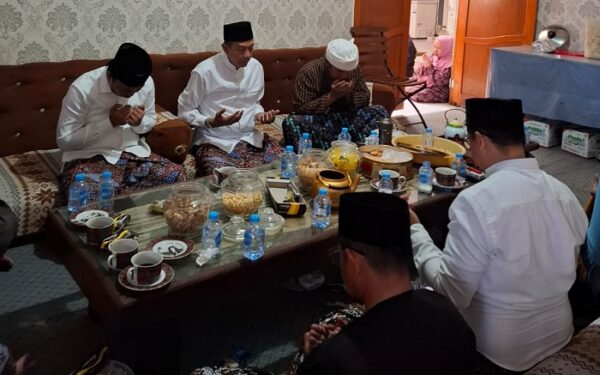 Peringatan HSN, Pasangan WALI Tegaskan Peran Santri dalam Pembangunan saat Sambangi Pesantren