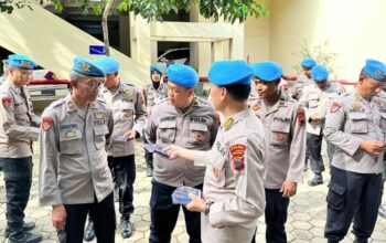 Polda Jateng Edukasi Personel Soal Netralitas Pilkada Dengan Buku Saku