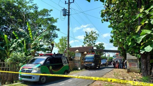 Polisi Lakukan Pembongkaran Makam Abg Korban Pengeroyokan Di Plumbon Sukoharjo