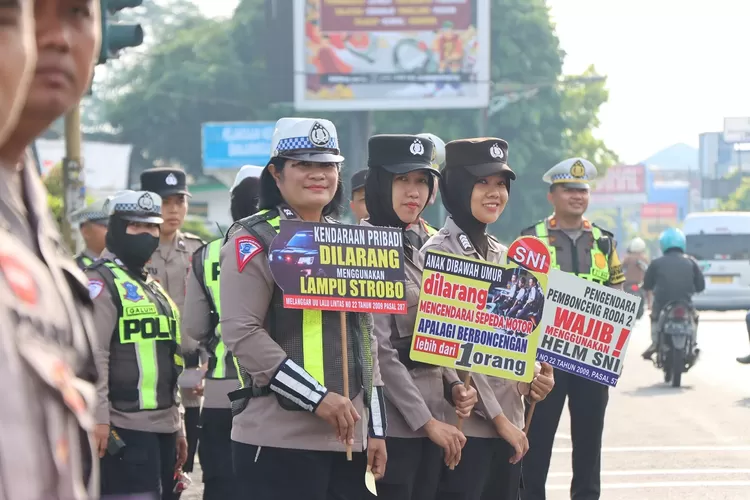 Polres Banjarnegara Sosialisasikan Tertib Lalu Lintas Di Operasi Zebra Candi