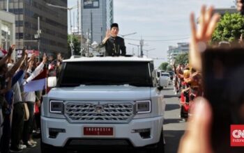 Ribuan Warga Dari Berbagai Daerah Tumpah Ruah Sambut Jokowi Di