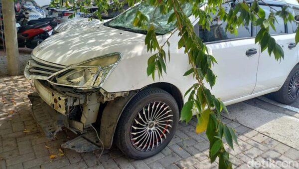 Saksi Sebut Mobil Livina Nabrak Hingga 7 Kali Sebelum Dihentikan