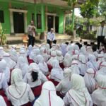 Siswa Di Desa Medewi Dapat Edukasi Perundungan Dari Bhabinkamtibmas