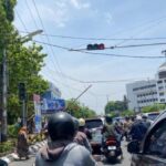 Tiang Wifi Roboh Di Jalan Pemuda Semarang, Lalu Lintas Terhambat