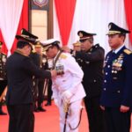 Video: Kapolri Dan Tni Perkuat Hubungan Melalui Penganugerahan Bintang Bhayangkara