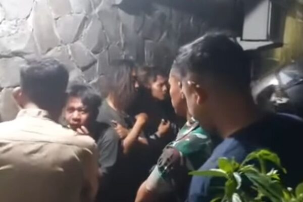 Warga Kota Semarang Hajar Sejumlah Pria Diduga “kreak”, Videonya Viral