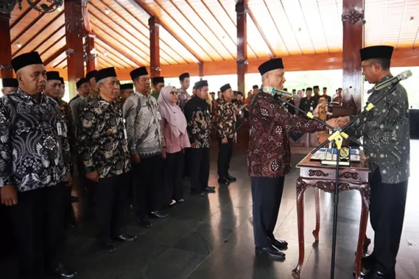 45 Pejabat Baru Dilantik oleh Pj Bupati Banjarnegara Sambut Pilkada Serentak