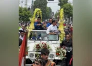 Antusiasme Warga Tegal Sambut Pawai Jokowi Dan Luthfi Yasin