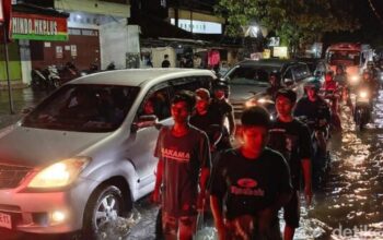 Banjir Semarang Tak Kunjung Surut, Lalu Lintas Terganggu Malam Ini