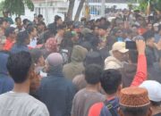 Bentrokan Pecah Di Kpu Brebes Usai Demo Dua Kubu Yang