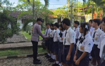 Bhabinkamtibmas Sosialisasi Di Pengambengan, Pelajar Diajak Hindari Negativitas