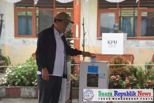 Bupati Humbahas Hadir Di Tps, Berpartisipasi Di Pilkada Serentak 2024